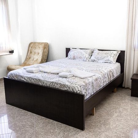 City Center Two Private Bedrooms Near Scanderbeg Square On Shared Apartment Τίρανα Εξωτερικό φωτογραφία