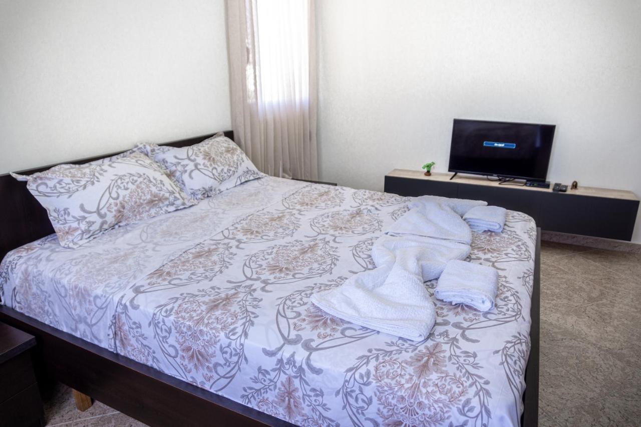 City Center Two Private Bedrooms Near Scanderbeg Square On Shared Apartment Τίρανα Εξωτερικό φωτογραφία