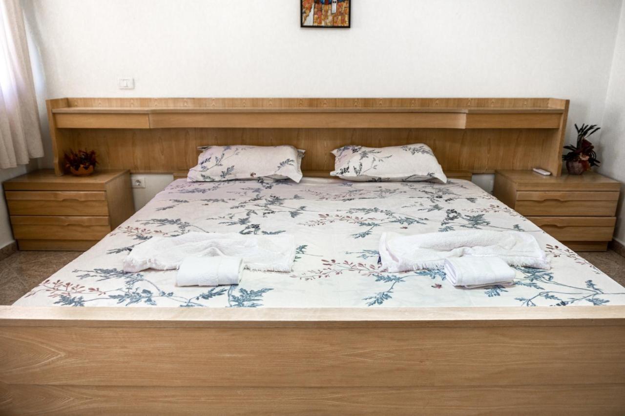 City Center Two Private Bedrooms Near Scanderbeg Square On Shared Apartment Τίρανα Εξωτερικό φωτογραφία