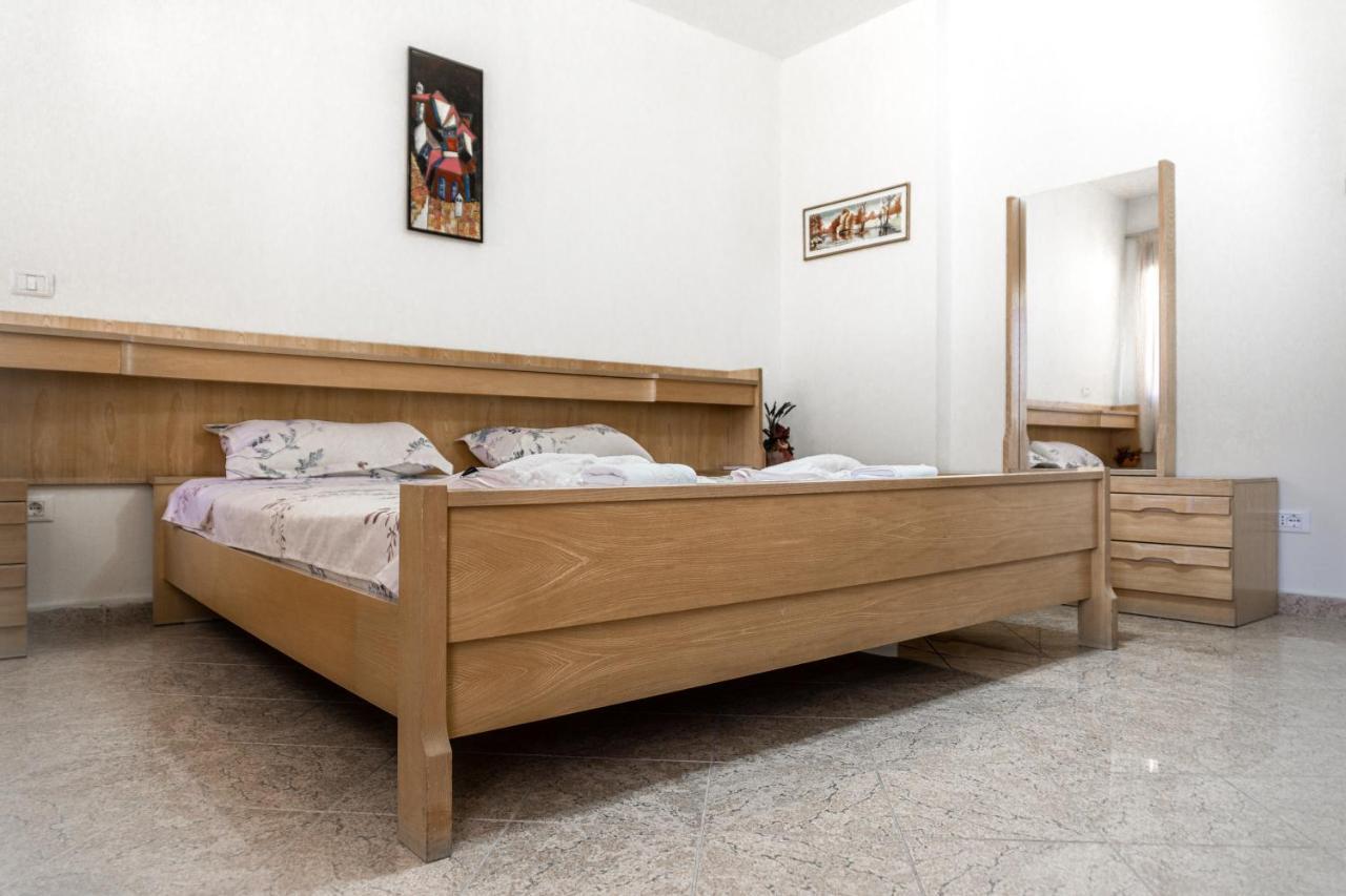 City Center Two Private Bedrooms Near Scanderbeg Square On Shared Apartment Τίρανα Εξωτερικό φωτογραφία