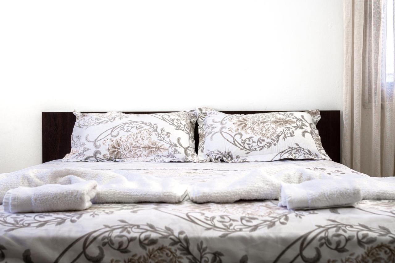 City Center Two Private Bedrooms Near Scanderbeg Square On Shared Apartment Τίρανα Εξωτερικό φωτογραφία
